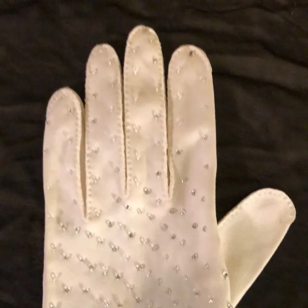 Vintage White Ladies Gloves With Clear Beading